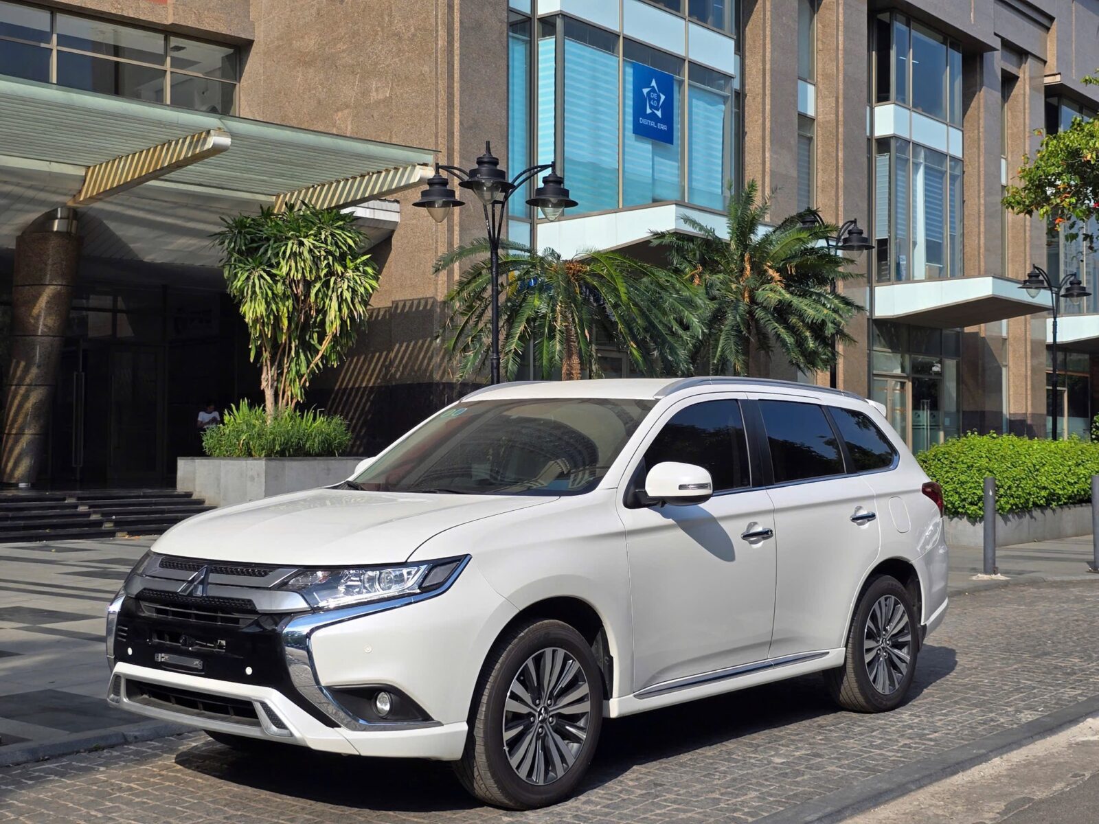 outlander 1 Mitsubishi Outlander – SUV 7 Chỗ Đáng Mua Nhất Phân Khúc 2025