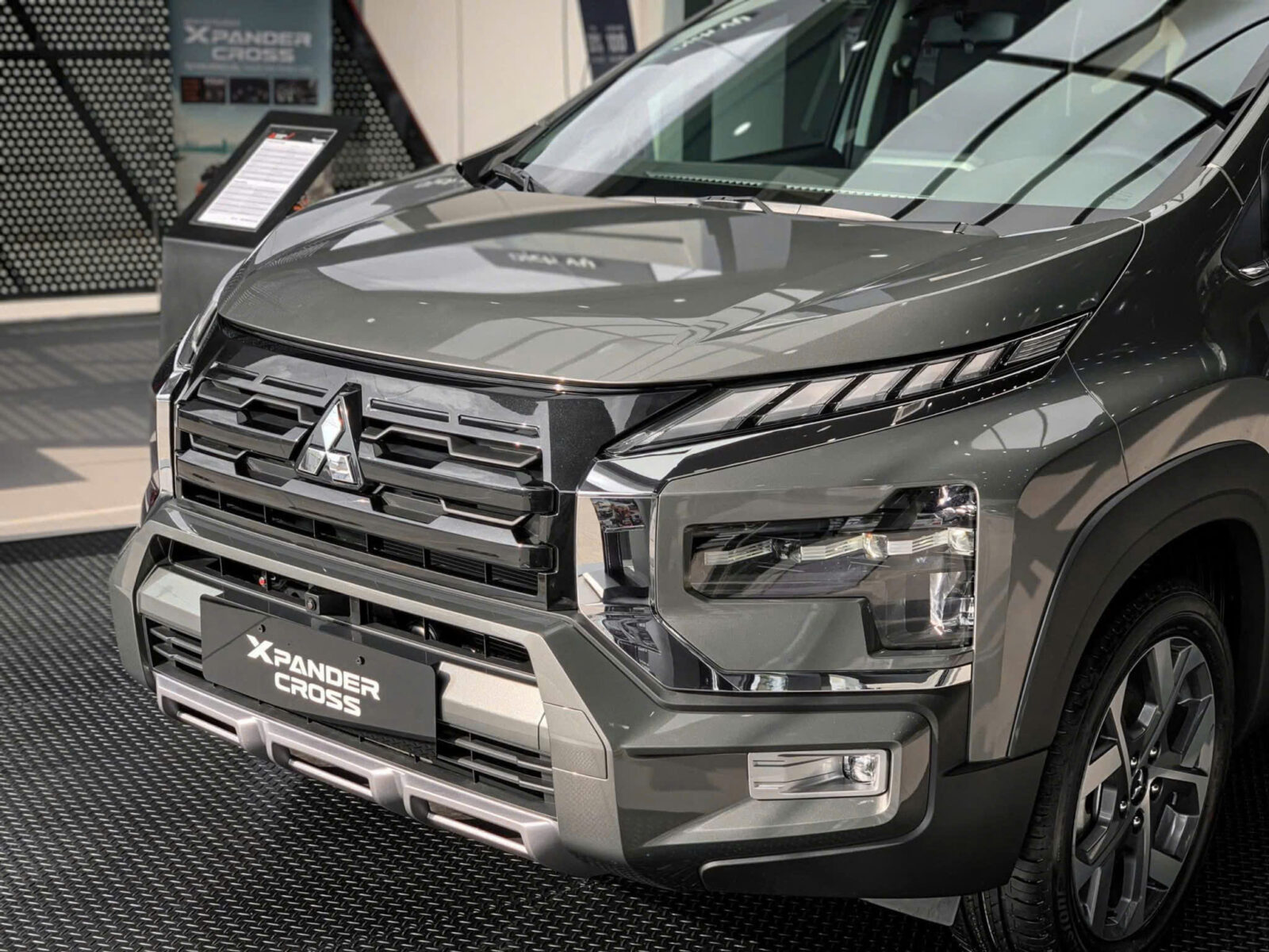 xpander 2 Mitsubishi Xpander Cross – SUV 7 Chỗ Gầm Cao Đáng Mua Nhất Trong Tầm Giá