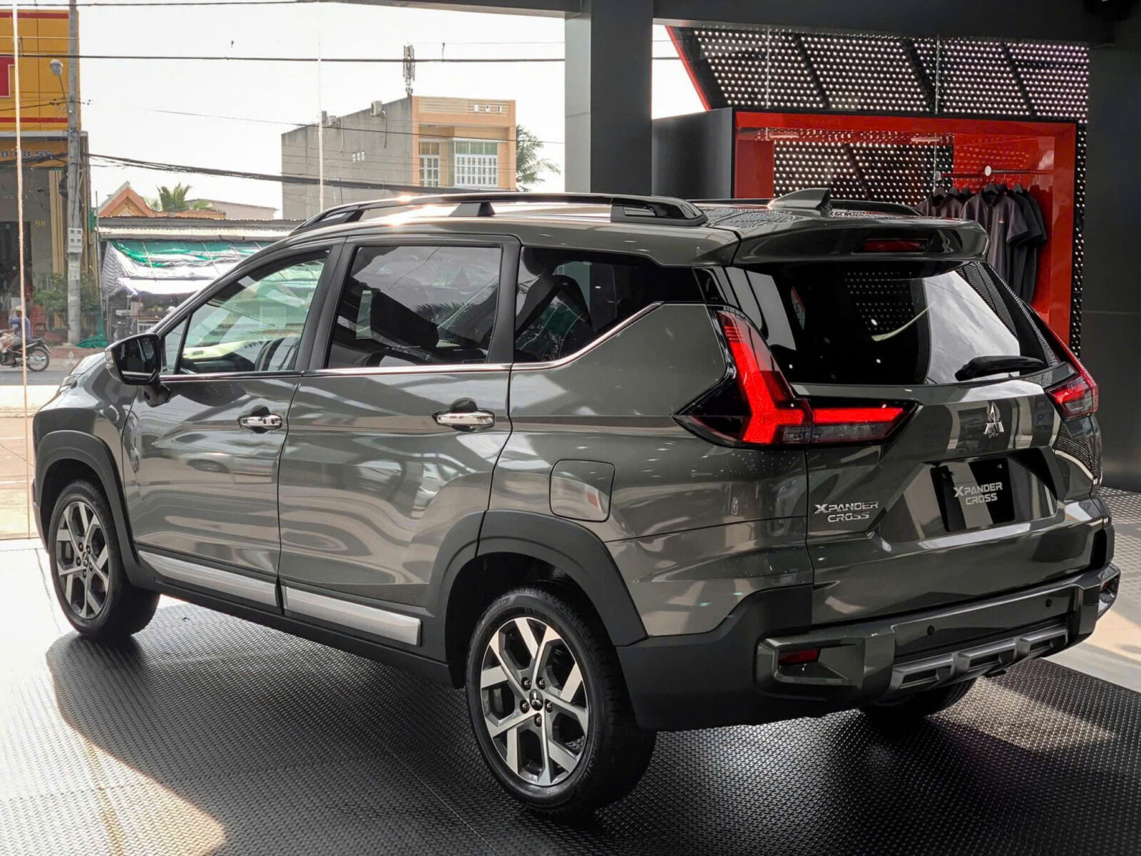 xpander 4 Mitsubishi Xpander Cross – SUV 7 Chỗ Gầm Cao Đáng Mua Nhất Trong Tầm Giá